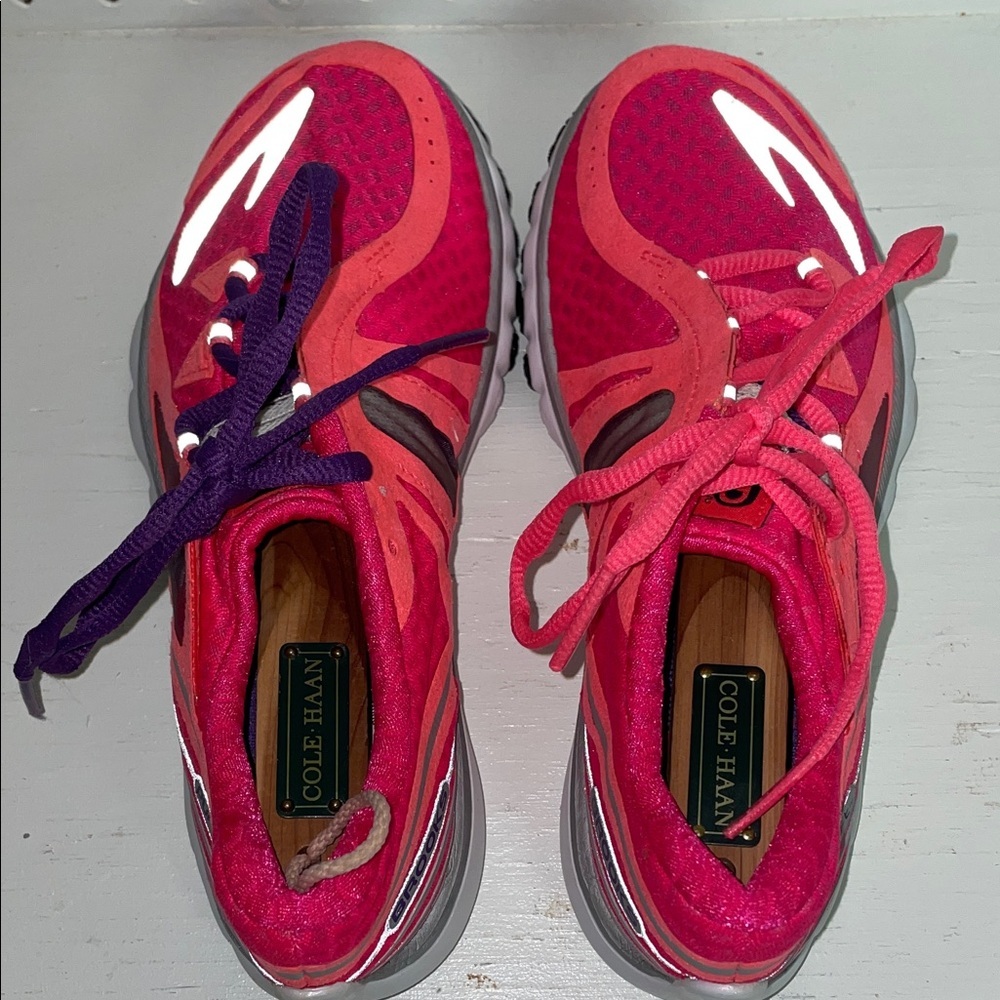 Brooks PureDrift running shoes in the Diva Pink, Royal‎ Purple & Silver. Sz 6.5